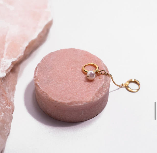 Box sapone crema viso, olio nutriente per il corpo e monorecchino con pietra naturale in regalo