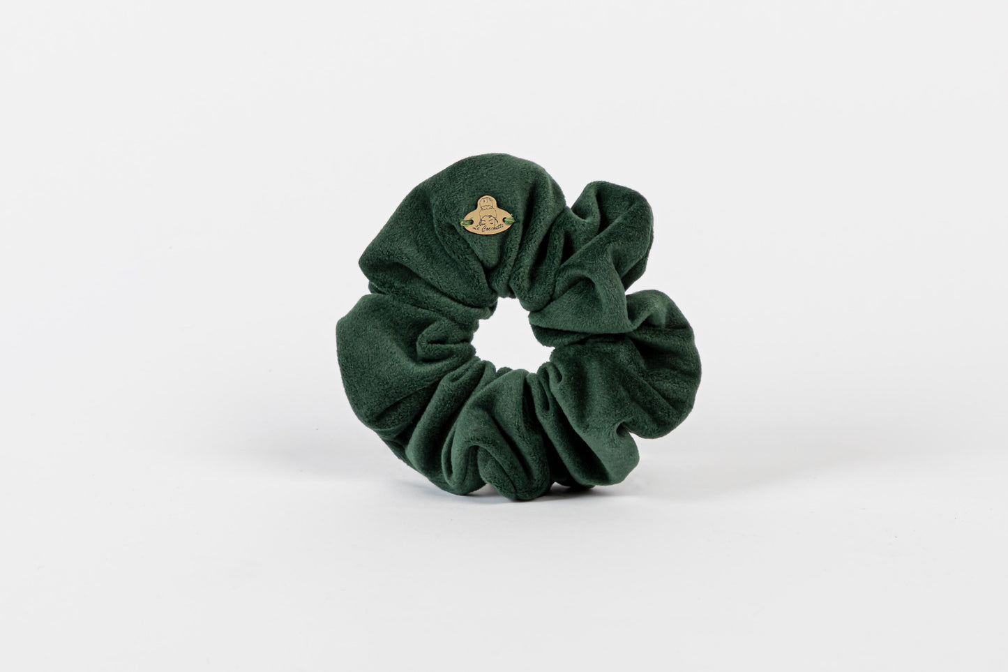 Manicotti in cashmere color beige, cappello in cashmere ciclamino e scrunchies verde bosco in regalo