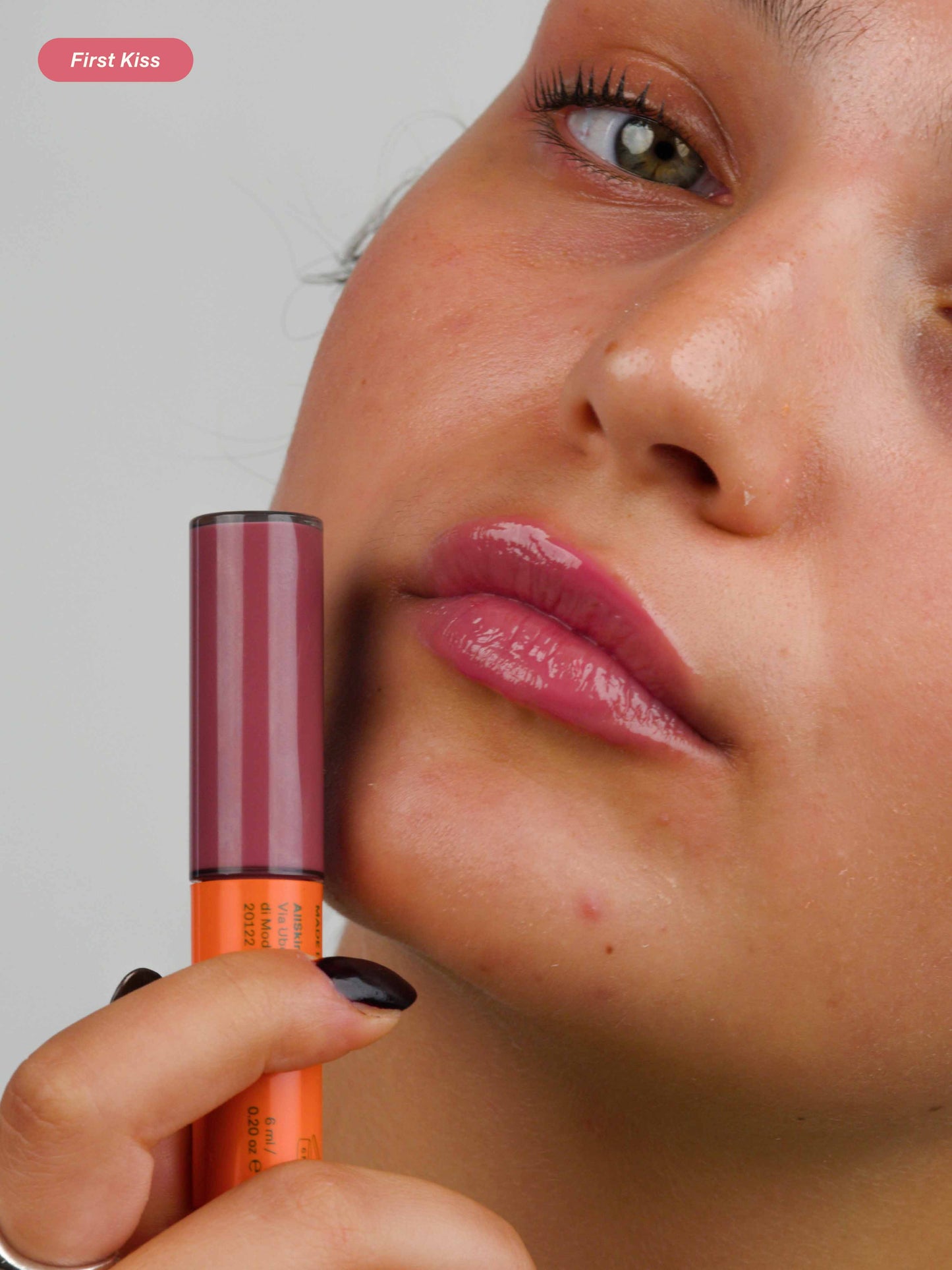 Tinted Lip Oil & Balm - Colore, trattamento e gloss in un unico gesto.
