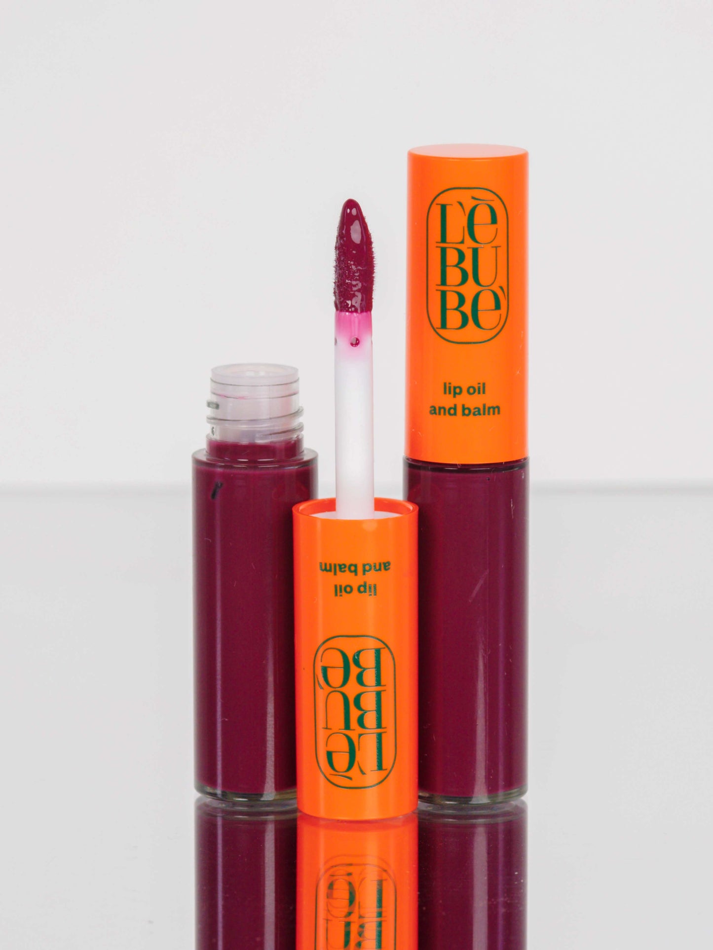 Tinted Lip Oil & Balm - Colore, trattamento e gloss in un unico gesto.