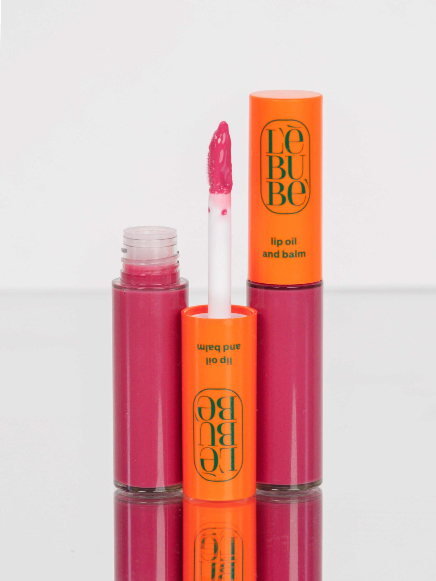 Tinted Lip Oil & Balm - Colore, trattamento e gloss in un unico gesto.