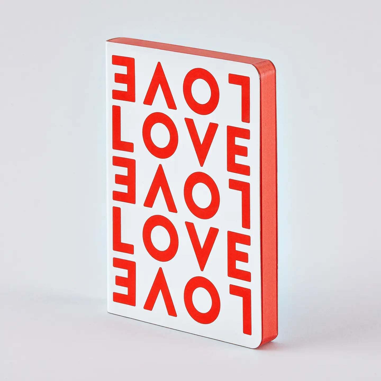 Notebook Graphic S Love con copertina in similpelle riciclata, formato 108x150 mm, mini agenda con stampa rossa e pagine a puntini