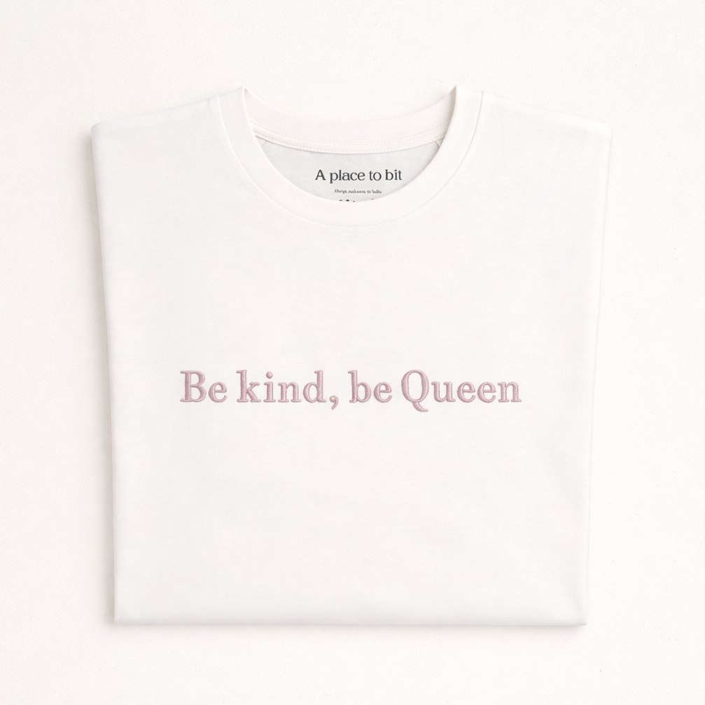 t-shirt ricamata frase gentile 