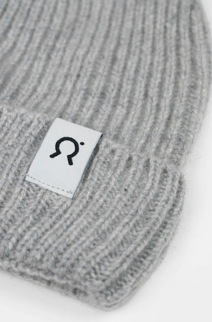 Cappello in cashmere grigio