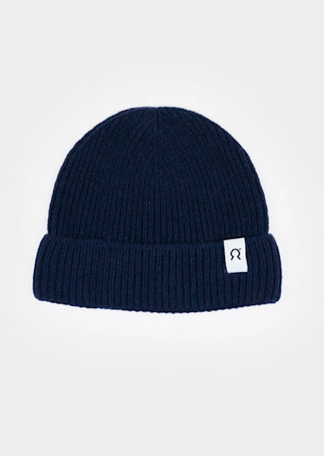 Cappello in cashmere rigenerato blu mora