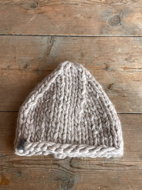 Cappello in lana color latte